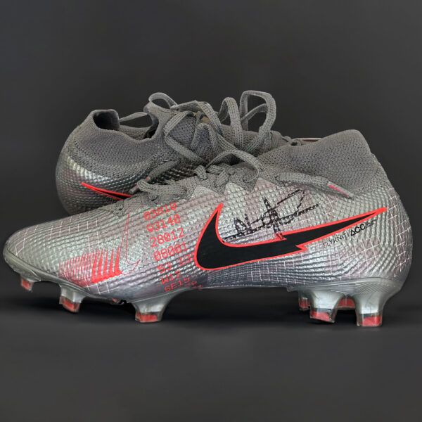 SIGNED NIKE MERCURIAL VAPOR FOOTBALL BOOTS FROM SEASON 2021/2022 - Image 2